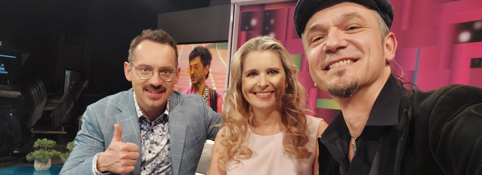 Čarodej in mentalist Sam Sebastian kot gost v TV oddaji Nedeljsko popoldne na RTV SLO 1.