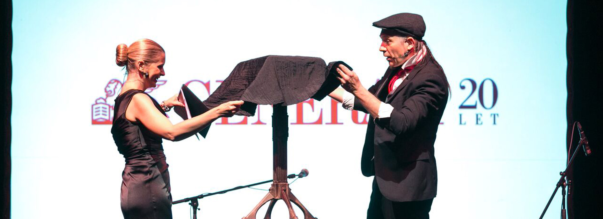 Mentalist Sam Sebastian na poslovni konferenci v Portorožu.